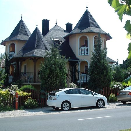 Ilona Kis Kastely Panzio Hotel Keszthely Bagian luar foto