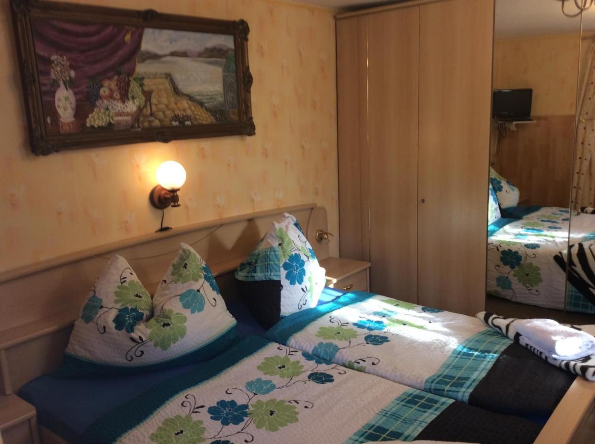 Ilona Kis Kastely Panzio Hotel Keszthely Bagian luar foto