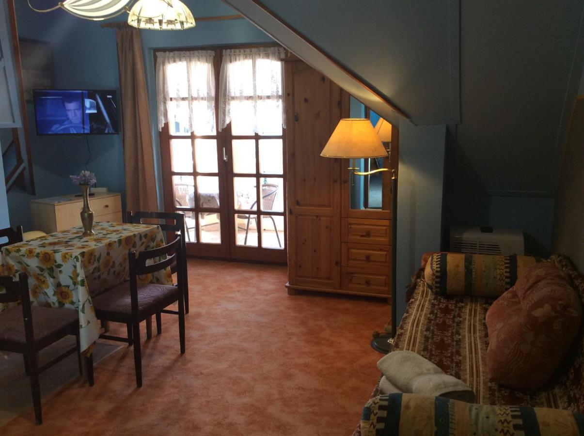 Ilona Kis Kastely Panzio Hotel Keszthely Bagian luar foto