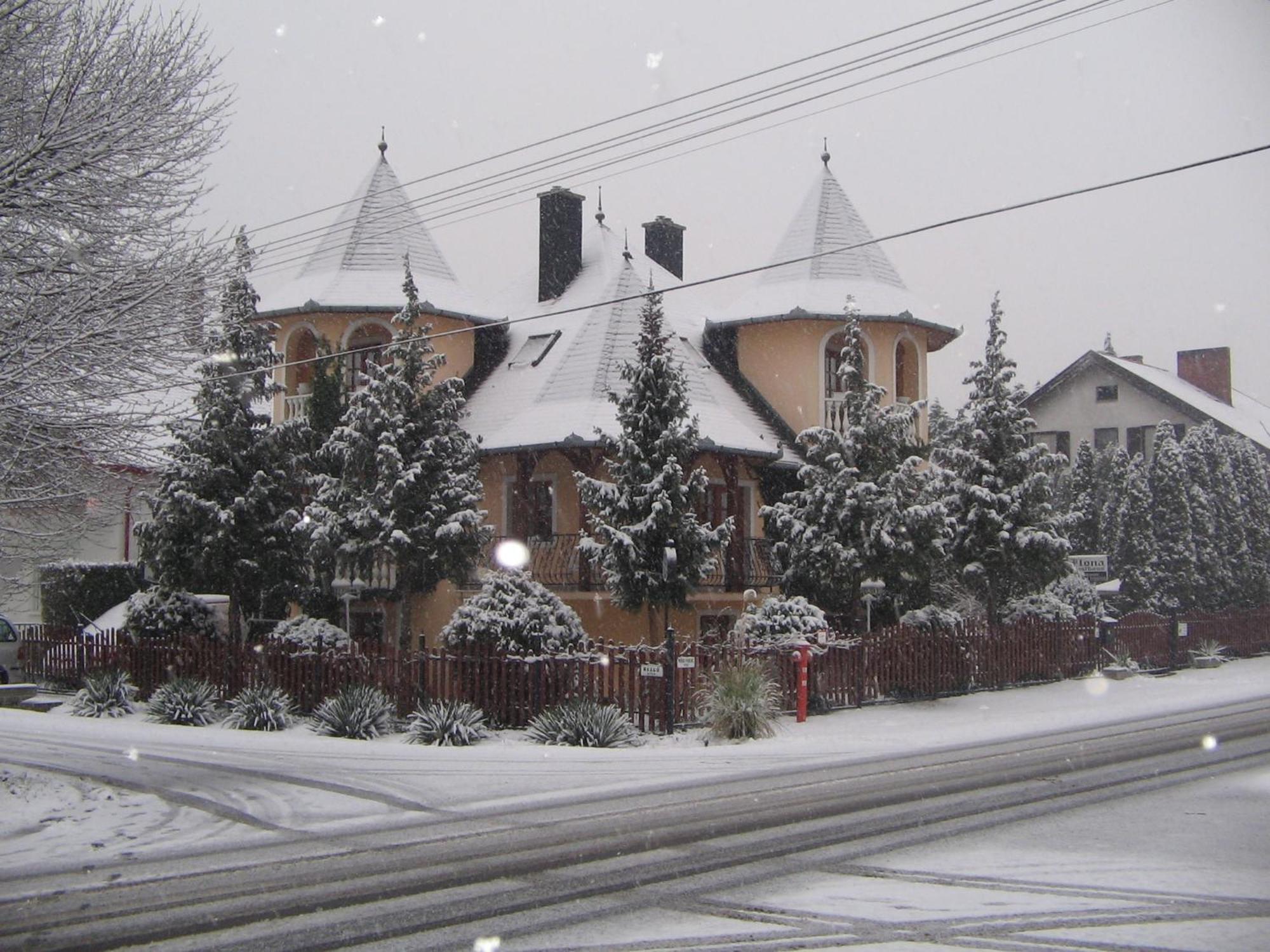 Ilona Kis Kastely Panzio Hotel Keszthely Bagian luar foto
