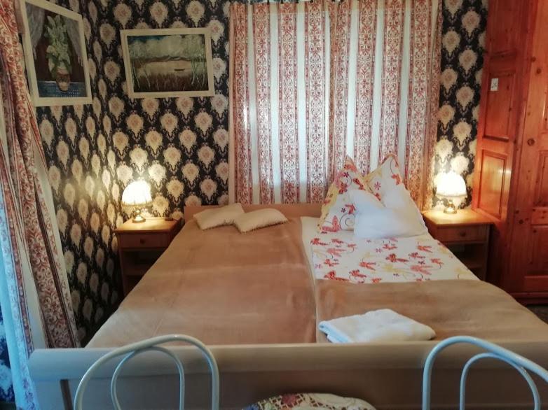 Ilona Kis Kastely Panzio Hotel Keszthely Bagian luar foto